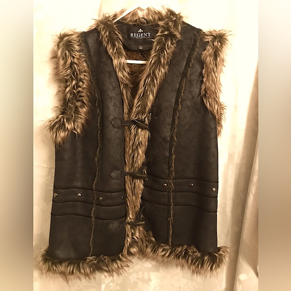 Regent brown suede vest with faux fur trim. Size Large